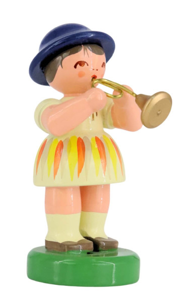 Miniature instrument girl with trumpet by Figurenland Uhlig_2